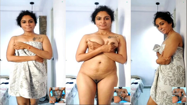 Beautiful Horny Young Bhabhi Showing on videocall