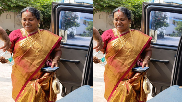 Thakur Aunty Bathing And Son Secretly Recorded