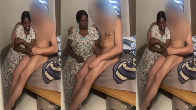 Horny Rich Guy Getting Handjob For Local Mutre Aunty